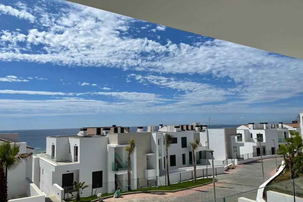 Modern 2 Beds Apartment In アルカイデサ エクステリア 写真