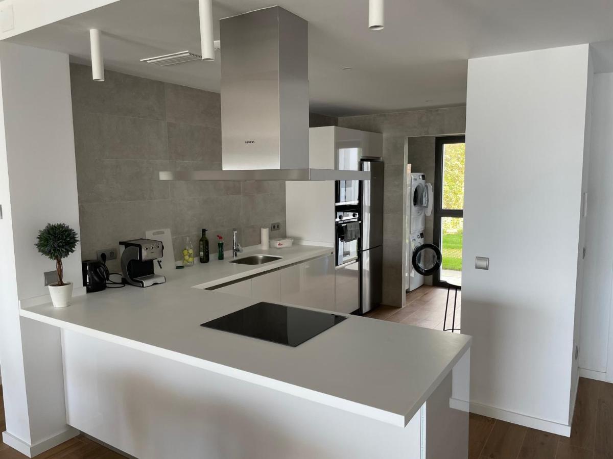 Modern 2 Beds Apartment In アルカイデサ エクステリア 写真