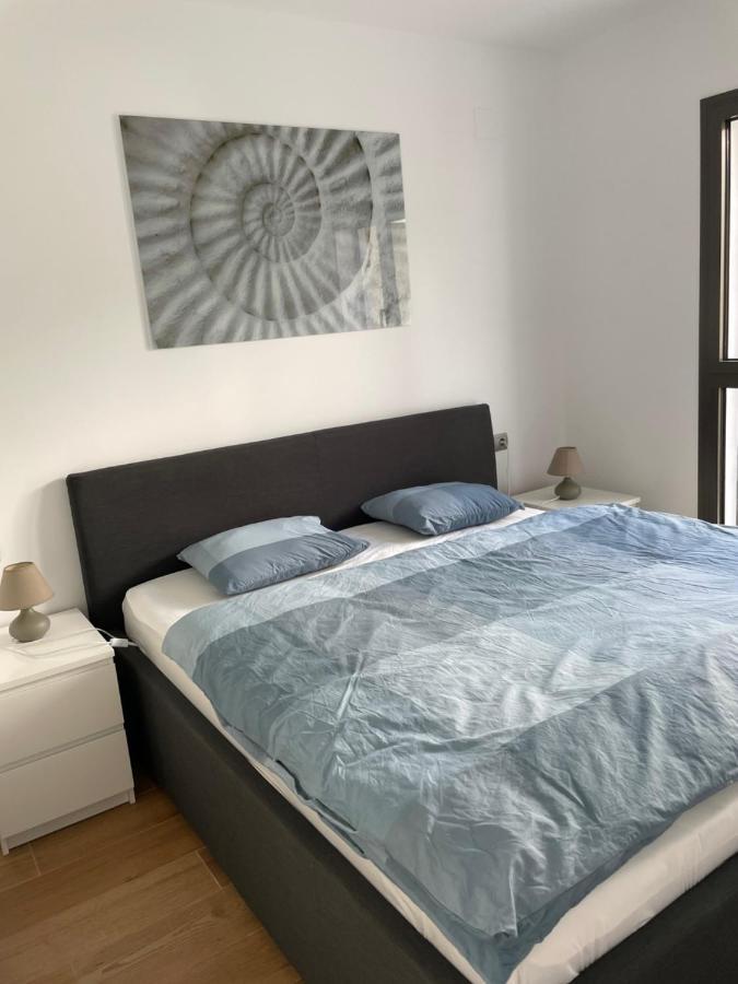 Modern 2 Beds Apartment In アルカイデサ エクステリア 写真