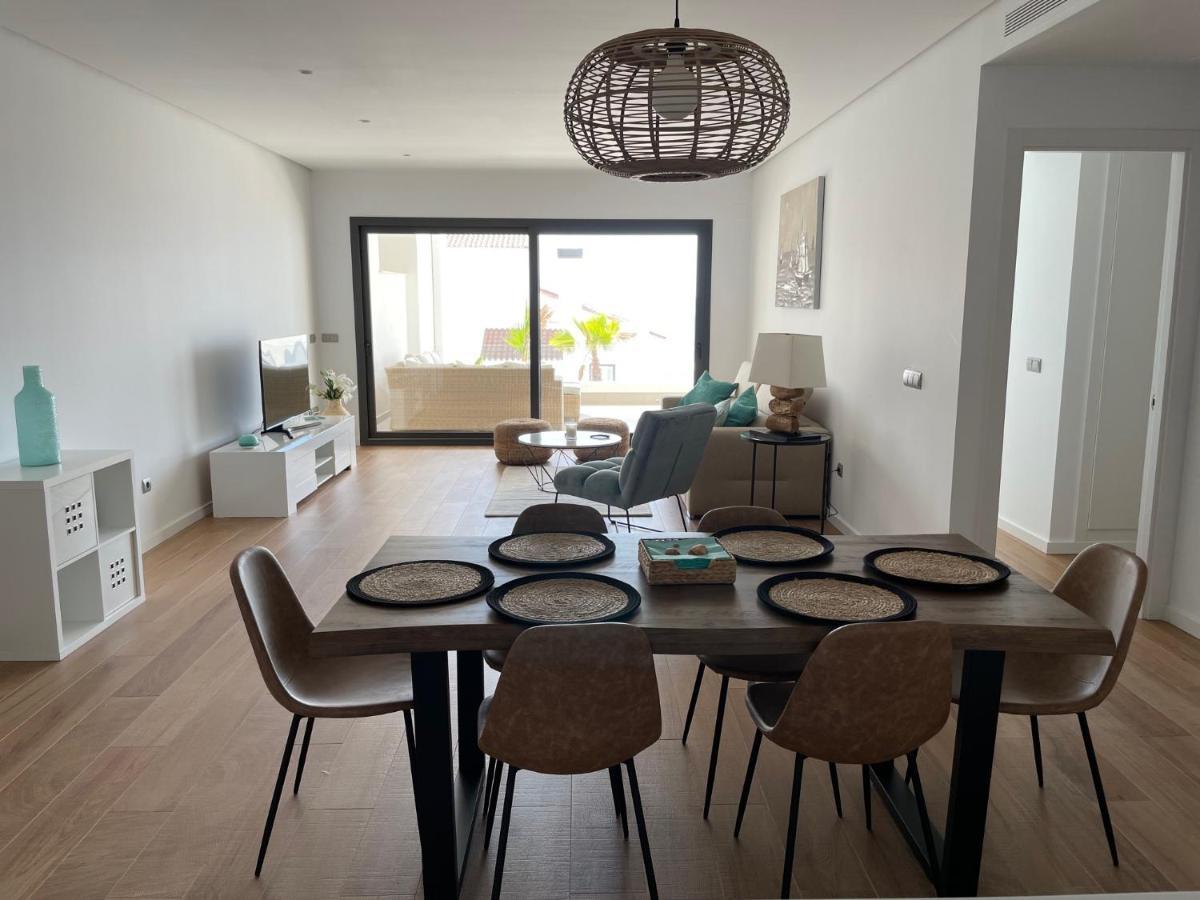 Modern 2 Beds Apartment In アルカイデサ エクステリア 写真