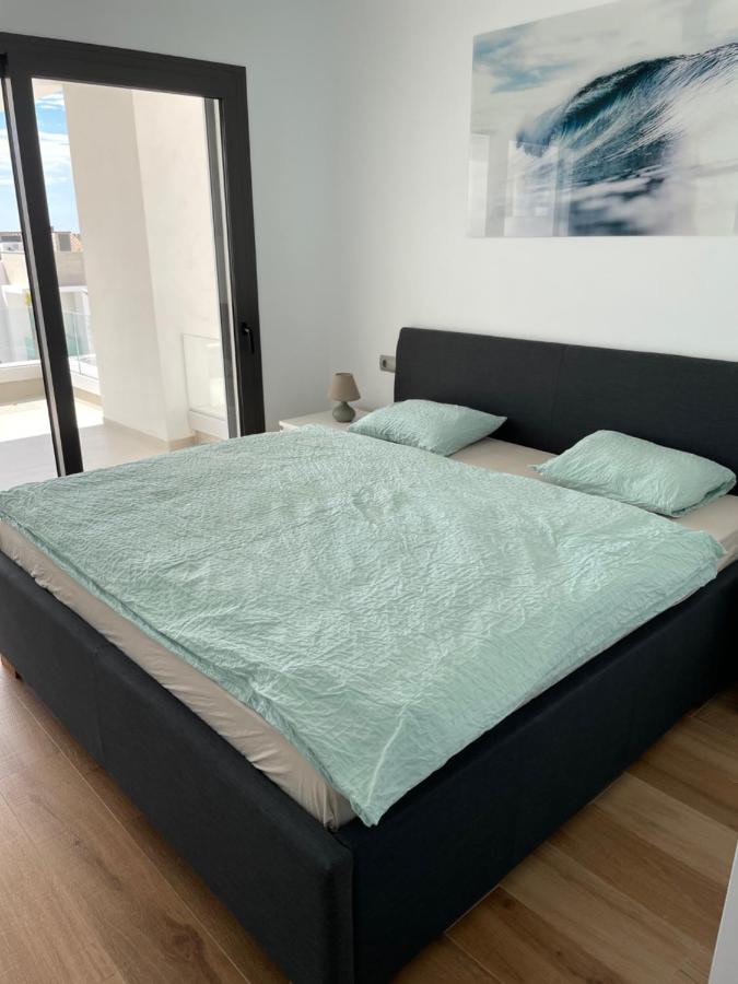 Modern 2 Beds Apartment In アルカイデサ エクステリア 写真