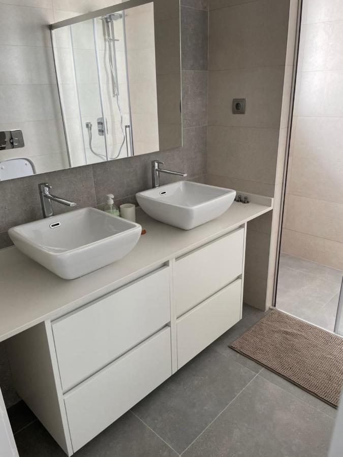 Modern 2 Beds Apartment In アルカイデサ エクステリア 写真